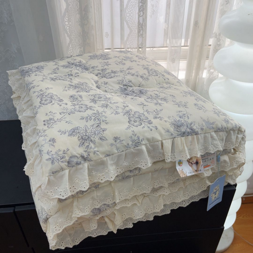 91家纺网 家纺一手货源 找家纺 暖居 2025新款纯棉豆豆被四件套5.7斤春秋被7.1斤冬被+同款砂洗棉花床盖三件套 赫本白