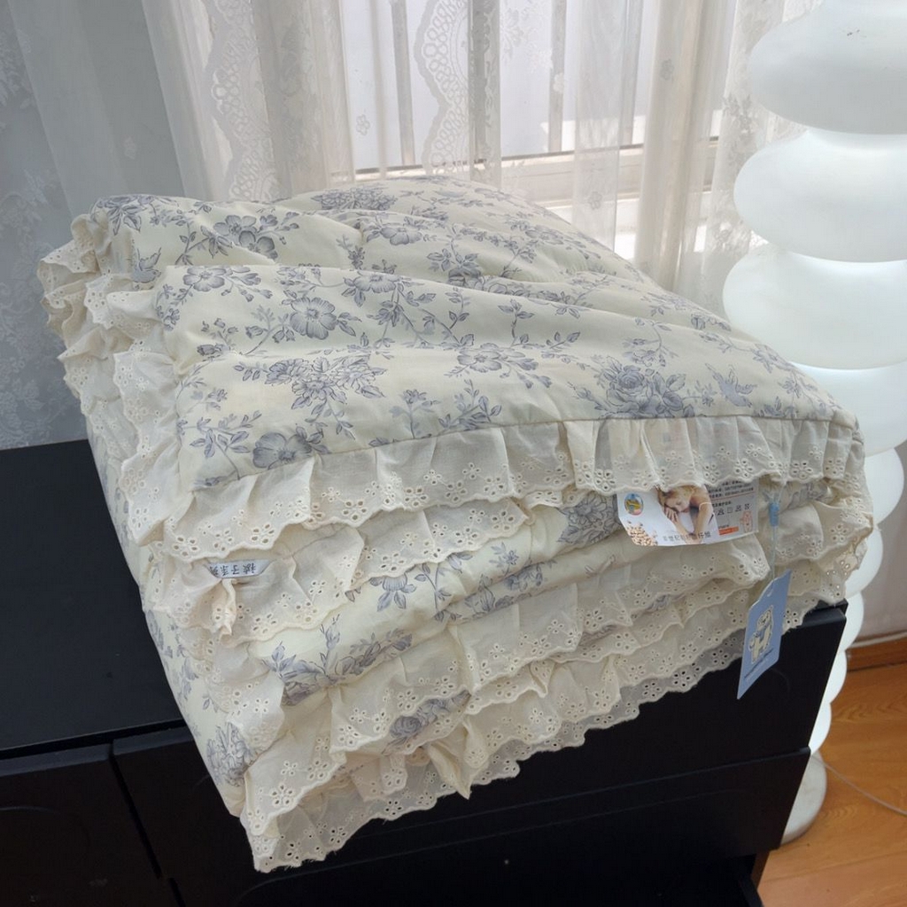 91家纺网 家纺一手货源 找家纺 暖居 2025新款纯棉豆豆被四件套5.7斤春秋被7.1斤冬被+同款砂洗棉花床盖三件套 赫本白