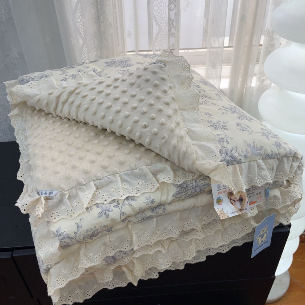 91家纺网 家纺一手货源 找家纺 暖居 2025新款纯棉豆豆被四件套5.7斤春秋被7.1斤冬被+同款砂洗棉花床盖三件套 赫本白