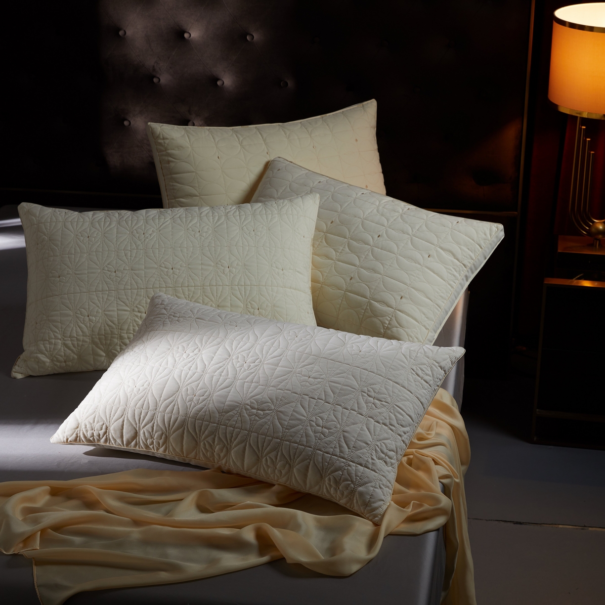 91家纺网 家纺一手货源 找家纺 （总）晚儿 2025新款全棉蚕丝蛋白护颈枕-波尔卡圆舞