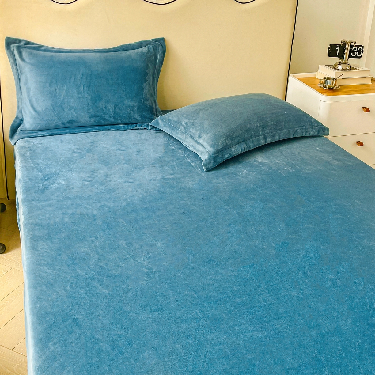 91家纺网 家纺一手货源 找家纺 恬澳家纺 2025新款200g高克重牛奶绒床笠单品床笠单件单床笠 暖阳-宝石蓝