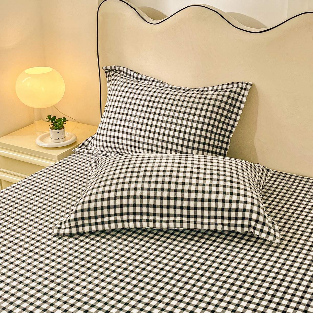 91家纺网 家纺一手货源 找家纺 恬澳家纺 2025新款200g高克重牛奶绒床笠单品床笠单件单床笠 暖阳-黑白格