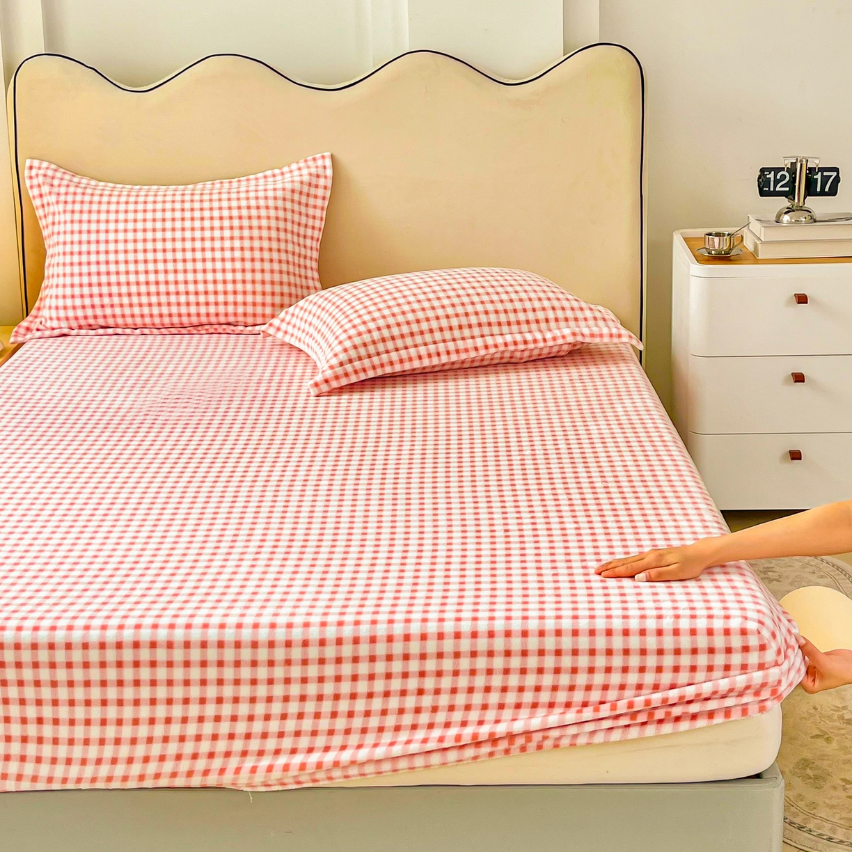 91家纺网 家纺一手货源 找家纺 恬澳家纺 2025新款200g高克重牛奶绒床笠单品床笠单件单床笠 暖阳-蜜桃格