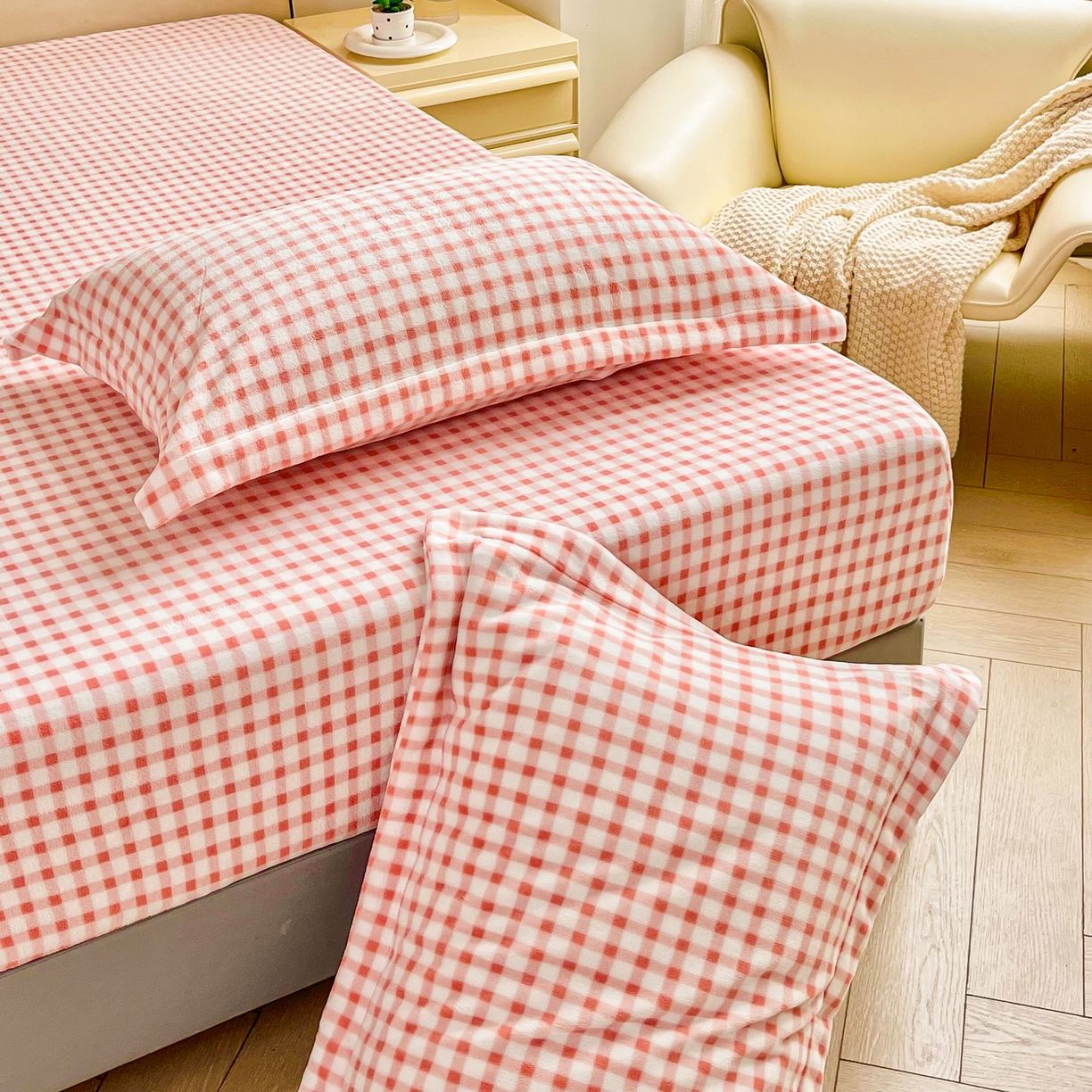 91家纺网 家纺一手货源 找家纺 恬澳家纺 2025新款200g高克重牛奶绒床笠单品床笠单件单床笠 暖阳-蜜桃格