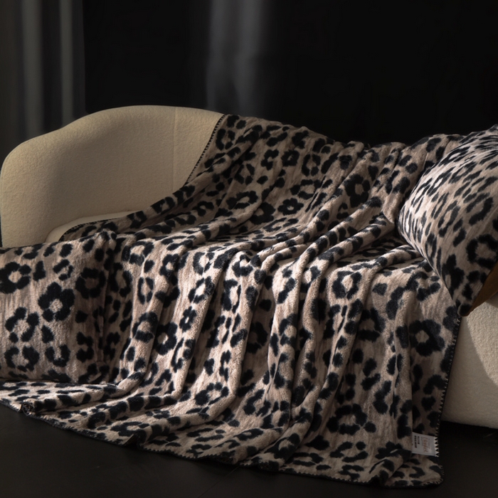 91家纺网 家纺一手货源 找家纺 子曰 2025新款A类美拉德兔绒复合毯系列 美拉德毛毯-豹纹灰