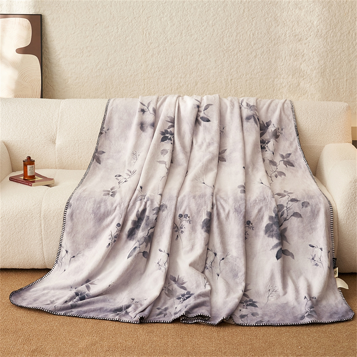 91家纺网 家纺一手货源 找家纺 寐绸家纺 2025新款棉麻风数码印花牛奶绒毛毯 棉麻风毛毯-墨蓝