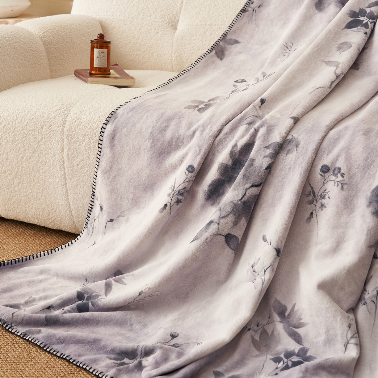 91家纺网 家纺一手货源 找家纺 寐绸家纺 2025新款棉麻风数码印花牛奶绒毛毯 棉麻风毛毯-墨蓝