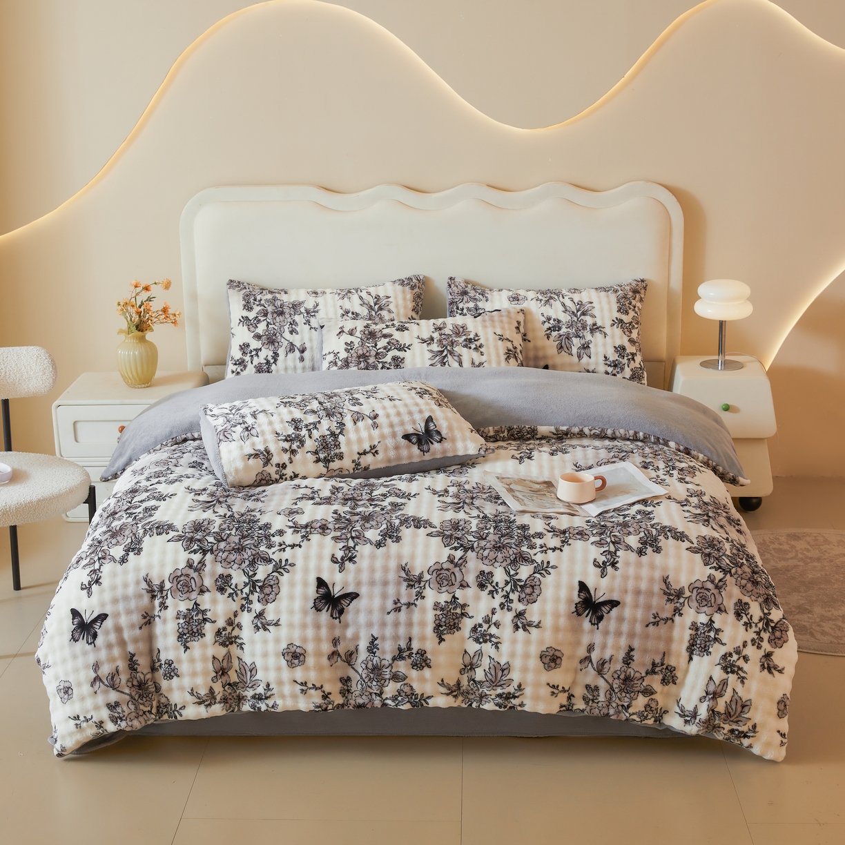 91家纺网 家纺一手货源 找家纺 巧格家纺 2025新款A类加厚泡泡牛奶绒印花工艺立体泡泡四件套（买家秀联系商家） 蝶追花