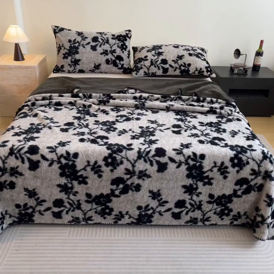 91家纺网 家纺一手货源 找家纺 子曰 2025新款A类美拉德兔绒复合毯系列 美拉德毛毯-萦漫