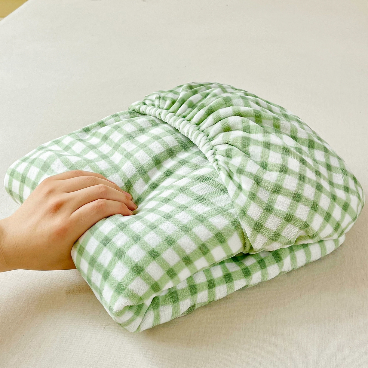 91家纺网 家纺一手货源 找家纺 恬澳家纺 2025新款200g高克重牛奶绒床笠单品床笠单件单床笠 暖阳-抹茶格