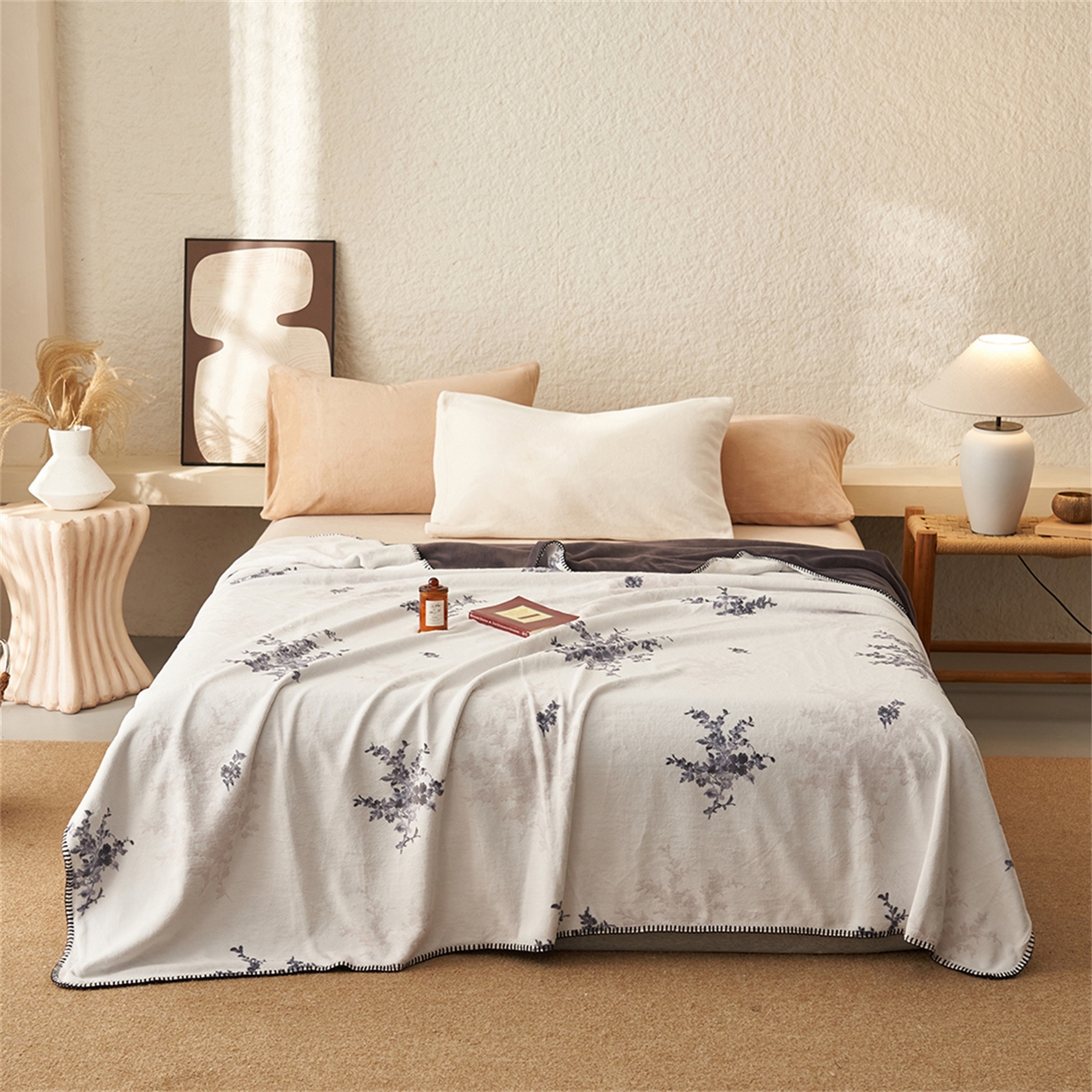 91家纺网 家纺一手货源 找家纺 寐绸家纺 2025新款棉麻风数码印花牛奶绒毛毯 棉麻风毛毯-束放