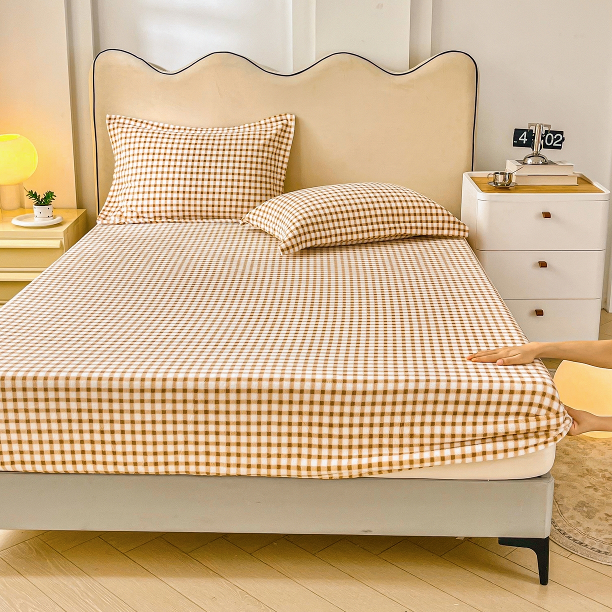 91家纺网 家纺一手货源 找家纺 恬澳家纺 2025新款200g高克重牛奶绒床笠单品床笠单件单床笠 暖阳-奶咖格