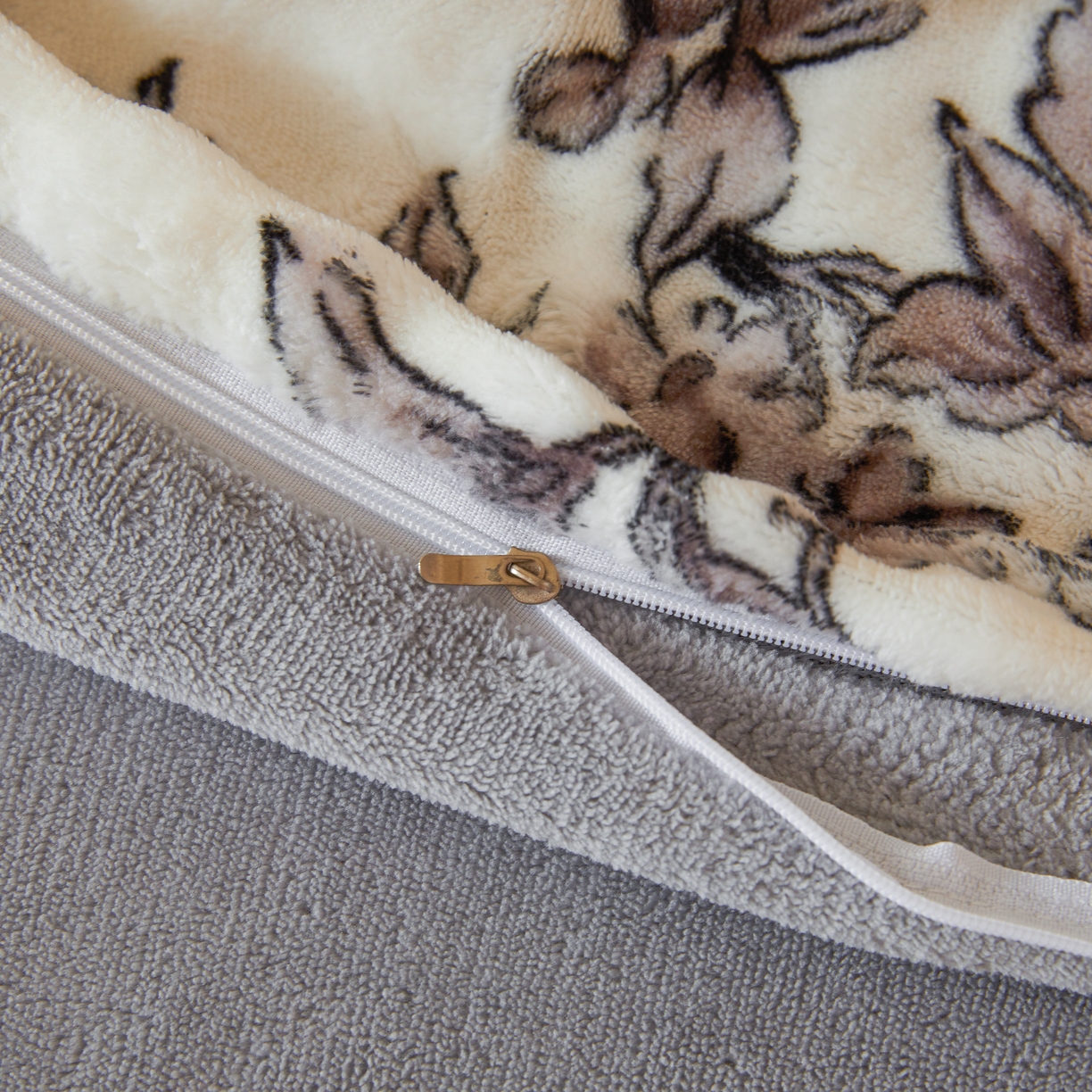 91家纺网 家纺一手货源 找家纺 巧格家纺 2025新款A类加厚泡泡牛奶绒印花工艺立体泡泡四件套（买家秀联系商家） 蝶追花