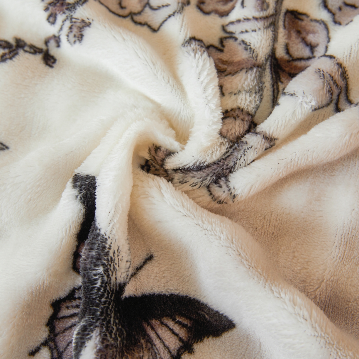 91家纺网 家纺一手货源 找家纺 巧格家纺 2025新款A类加厚泡泡牛奶绒印花工艺立体泡泡四件套（买家秀联系商家） 蝶追花