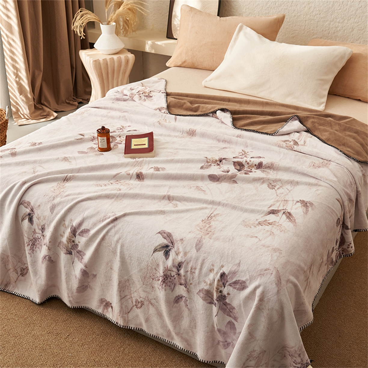 91家纺网 家纺一手货源 找家纺 寐绸家纺 2025新款棉麻风数码印花牛奶绒毛毯 棉麻风毛毯-相伴