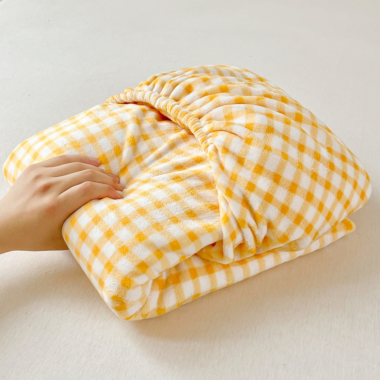 91家纺网 家纺一手货源 找家纺 恬澳家纺 2025新款200g高克重牛奶绒床笠单品床笠单件单床笠 暖阳-柠檬格