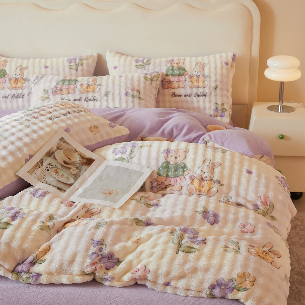 91家纺网 家纺一手货源 找家纺 巧格家纺 2025新款A类加厚泡泡牛奶绒印花工艺立体泡泡四件套（买家秀联系商家） 兔子和熊