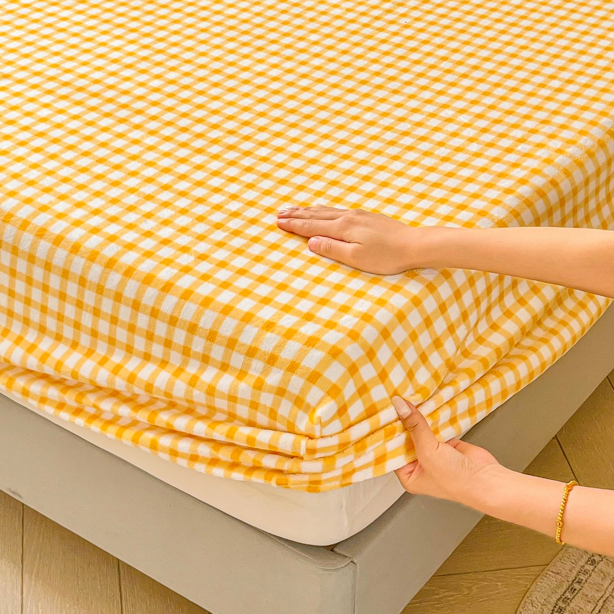 91家纺网 家纺一手货源 找家纺 恬澳家纺 2025新款200g高克重牛奶绒床笠单品床笠单件单床笠 暖阳-柠檬格