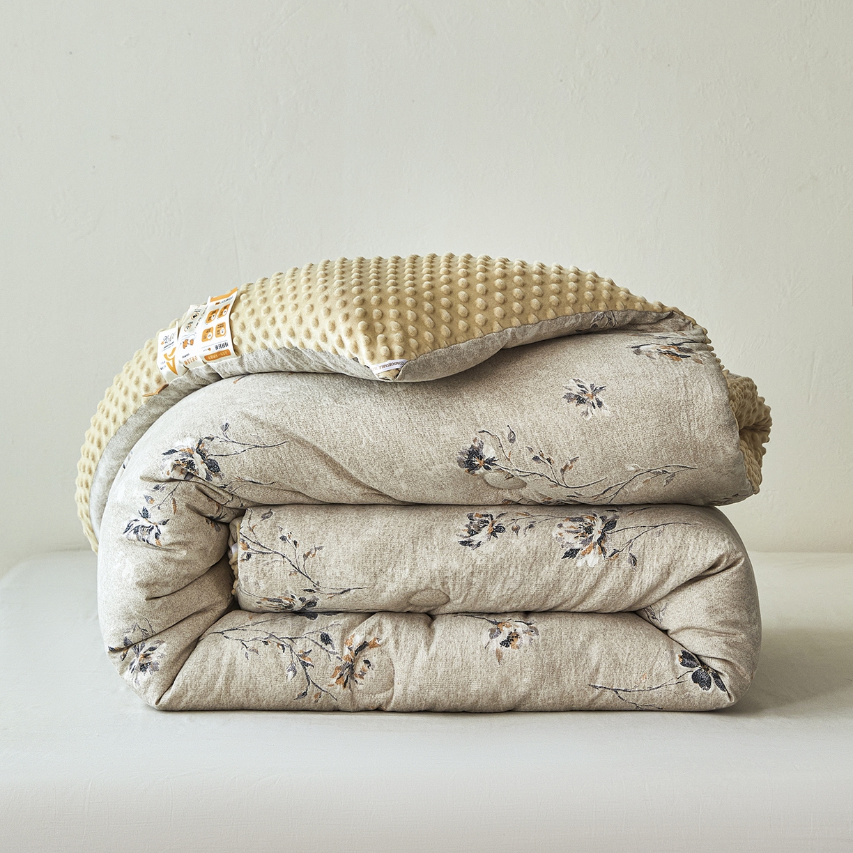 91家纺网 家纺一手货源 找家纺 缔锦家纺 2025新款亚麻豆豆被被子被芯 茶语浅梦