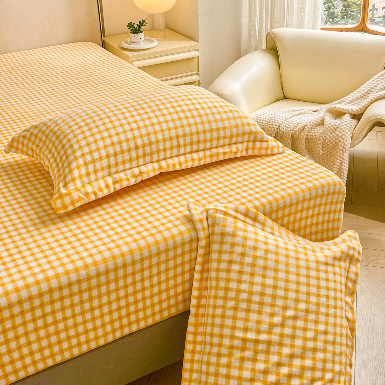 91家纺网 家纺一手货源 找家纺 恬澳家纺 2025新款200g高克重牛奶绒床笠单品床笠单件单床笠 暖阳-柠檬格