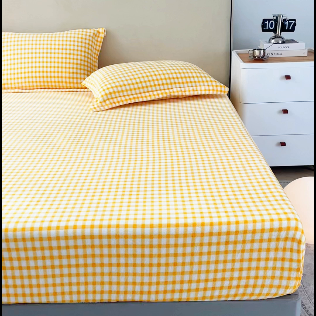 91家纺网 家纺一手货源 找家纺 恬澳家纺 2025新款200g高克重牛奶绒床笠单品床笠单件单床笠 暖阳-柠檬格