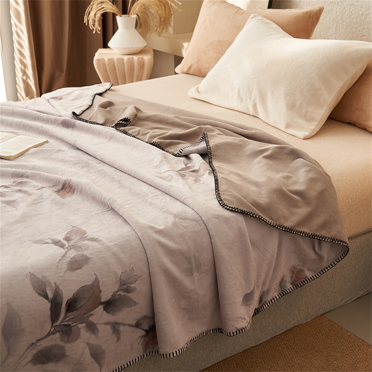 91家纺网 家纺一手货源 找家纺 寐绸家纺 2025新款棉麻风数码印花牛奶绒毛毯 棉麻风毛毯-雅梦