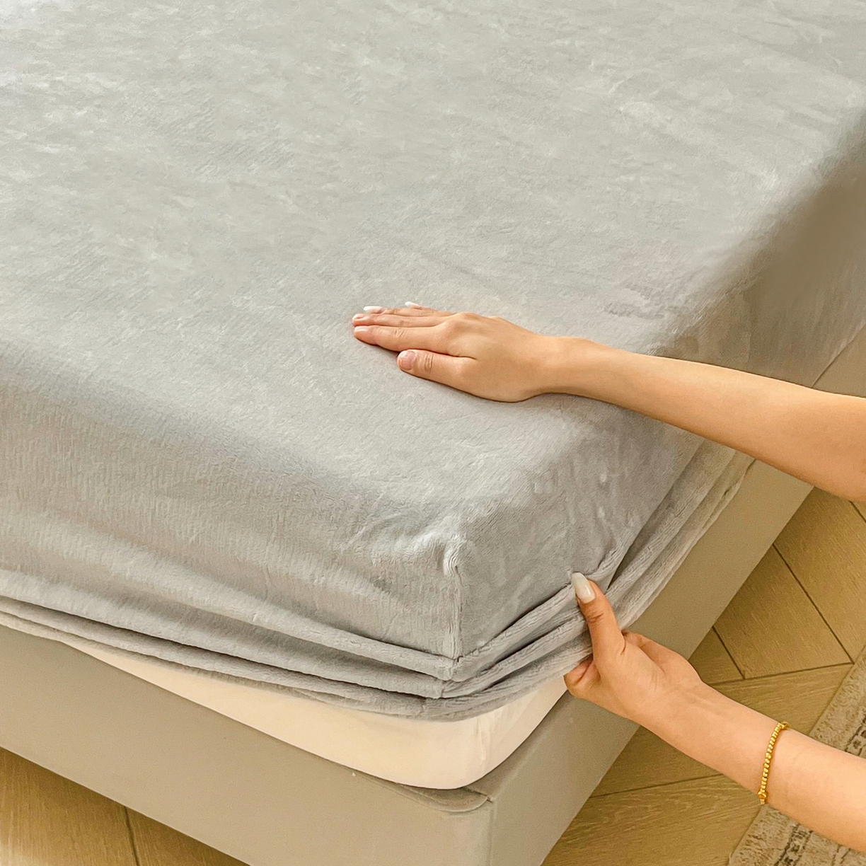 91家纺网 家纺一手货源 找家纺 恬澳家纺 2025新款200g高克重牛奶绒床笠单品床笠单件单床笠 暖阳-浅灰