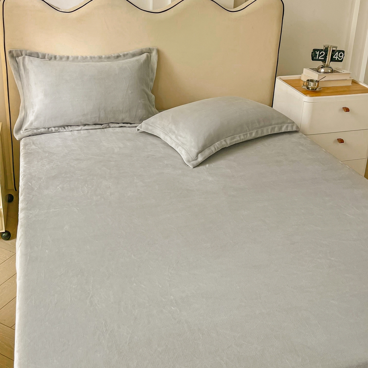 91家纺网 家纺一手货源 找家纺 恬澳家纺 2025新款200g高克重牛奶绒床笠单品床笠单件单床笠 暖阳-浅灰