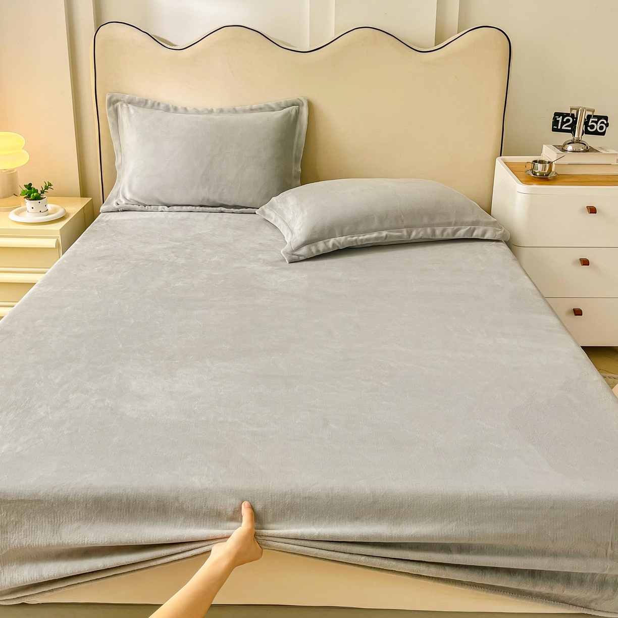 91家纺网 家纺一手货源 找家纺 恬澳家纺 2025新款200g高克重牛奶绒床笠单品床笠单件单床笠 暖阳-浅灰