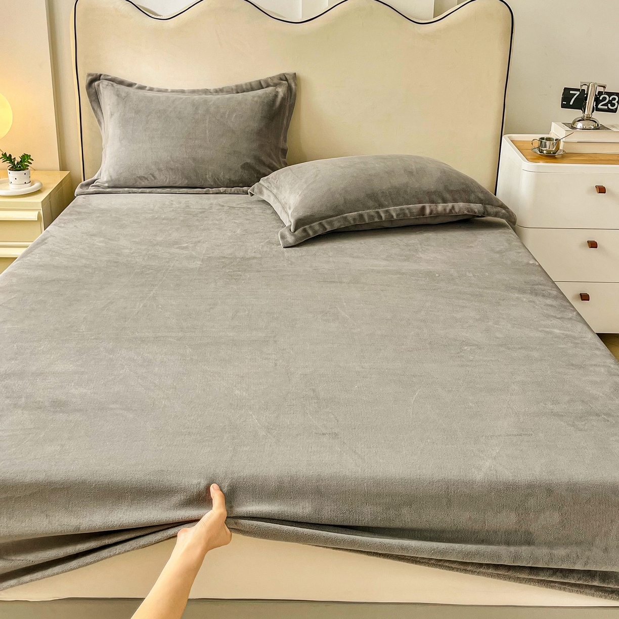 91家纺网 家纺一手货源 找家纺 恬澳家纺 2025新款200g高克重牛奶绒床笠单品床笠单件单床笠 暖阳-深灰