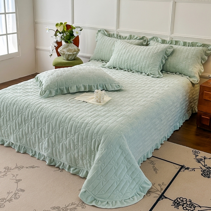 91家纺网 家纺一手货源 找家纺 （总）野合家纺 2025新款法式A类雕花牛奶绒韩版公主风床盖三件套