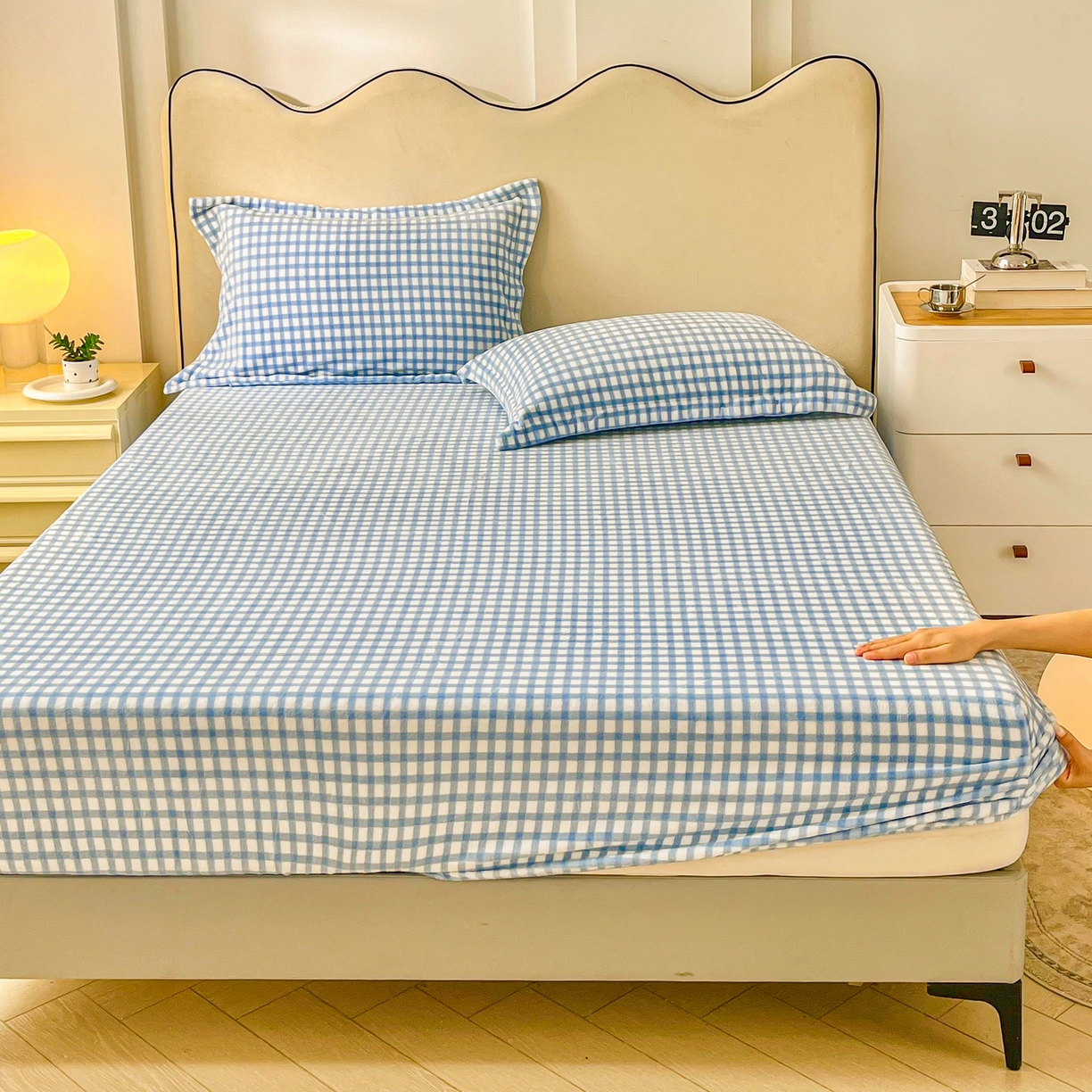 91家纺网 家纺一手货源 找家纺 恬澳家纺 2025新款200g高克重牛奶绒床笠单品床笠单件单床笠 暖阳-天蓝格