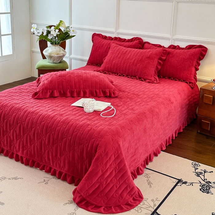 91家纺网 家纺一手货源 找家纺 （总）野合家纺 2025新款法式A类雕花牛奶绒韩版公主风床盖三件套