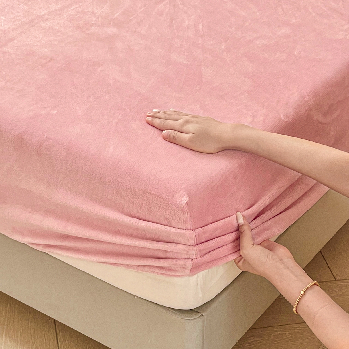 91家纺网 家纺一手货源 找家纺 恬澳家纺 2025新款200g高克重牛奶绒床笠单品床笠单件单床笠 暖阳-樱花粉