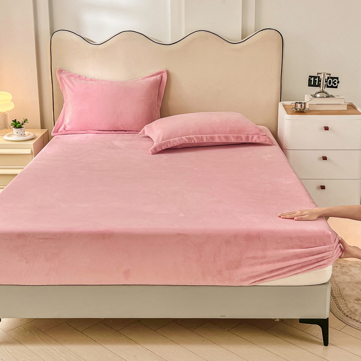 91家纺网 家纺一手货源 找家纺 恬澳家纺 2025新款200g高克重牛奶绒床笠单品床笠单件单床笠 暖阳-樱花粉