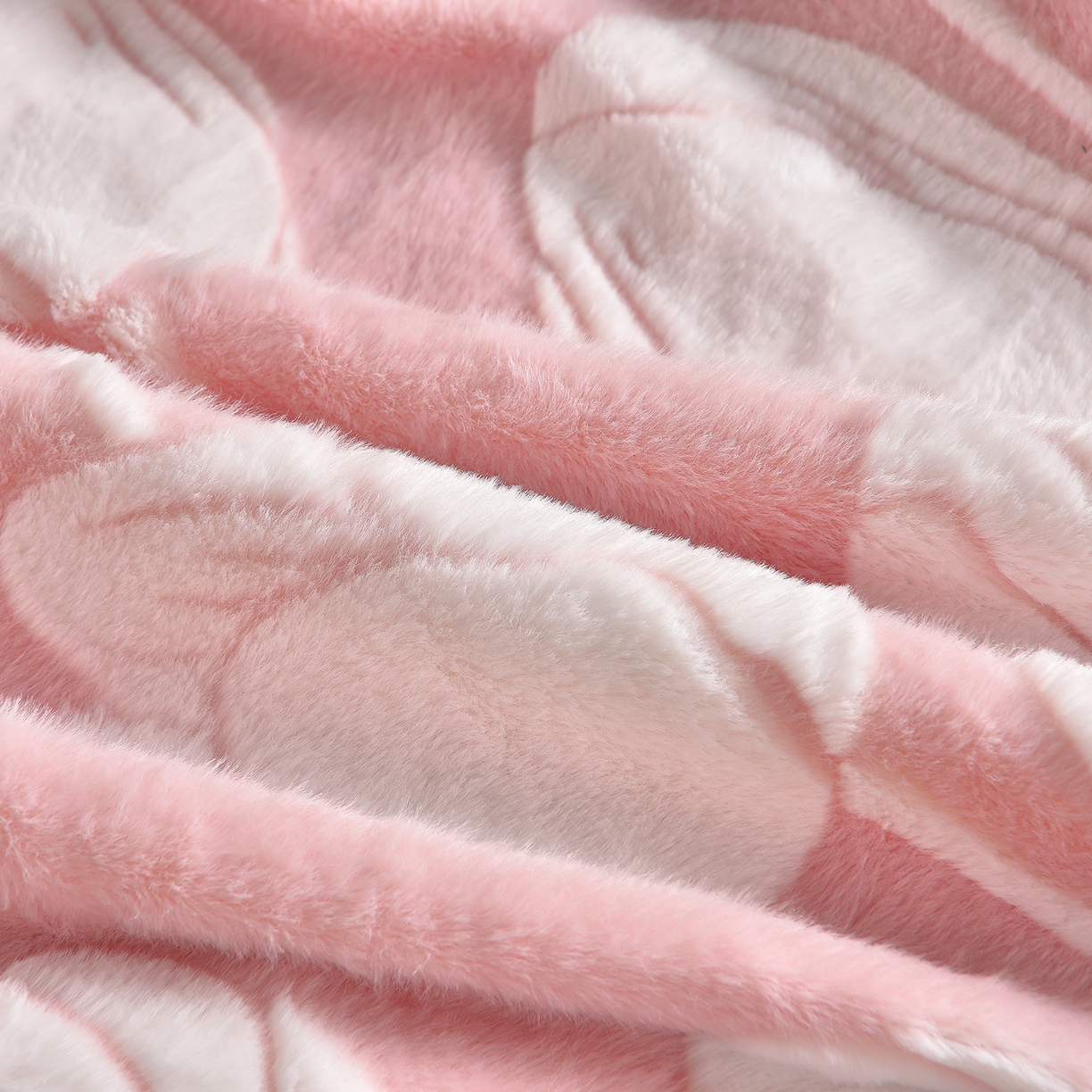 91家纺网 家纺一手货源 找家纺 吾秀家居 2025新款高克重深雕兔毛绒四件套-初雪系列 郁金香