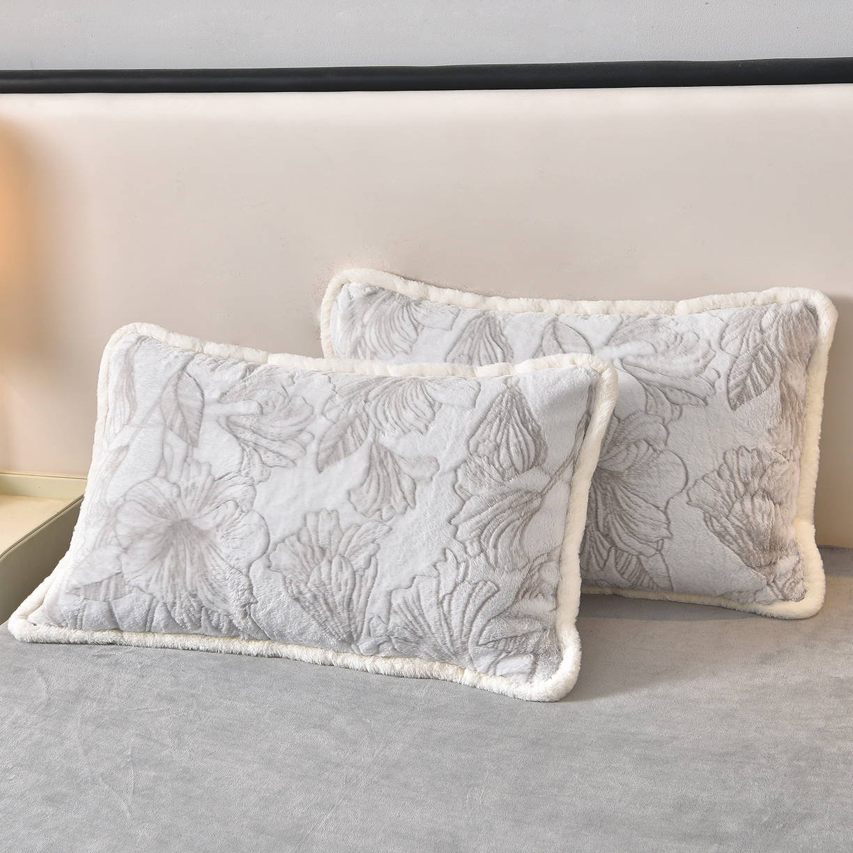 91家纺网 家纺一手货源 找家纺 吾秀家居 2025新款高克重深雕兔毛绒四件套-初雪系列 恋恋花语