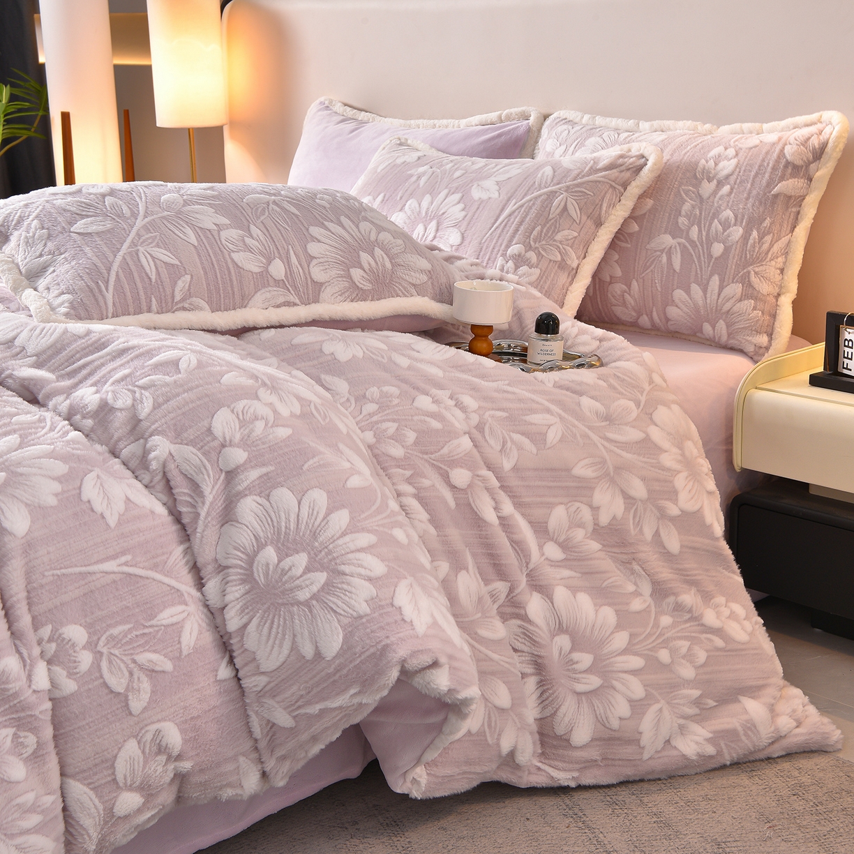 91家纺网 家纺一手货源 找家纺 吾秀家居 2025新款高克重深雕兔毛绒四件套-初雪系列 紫晶之恋