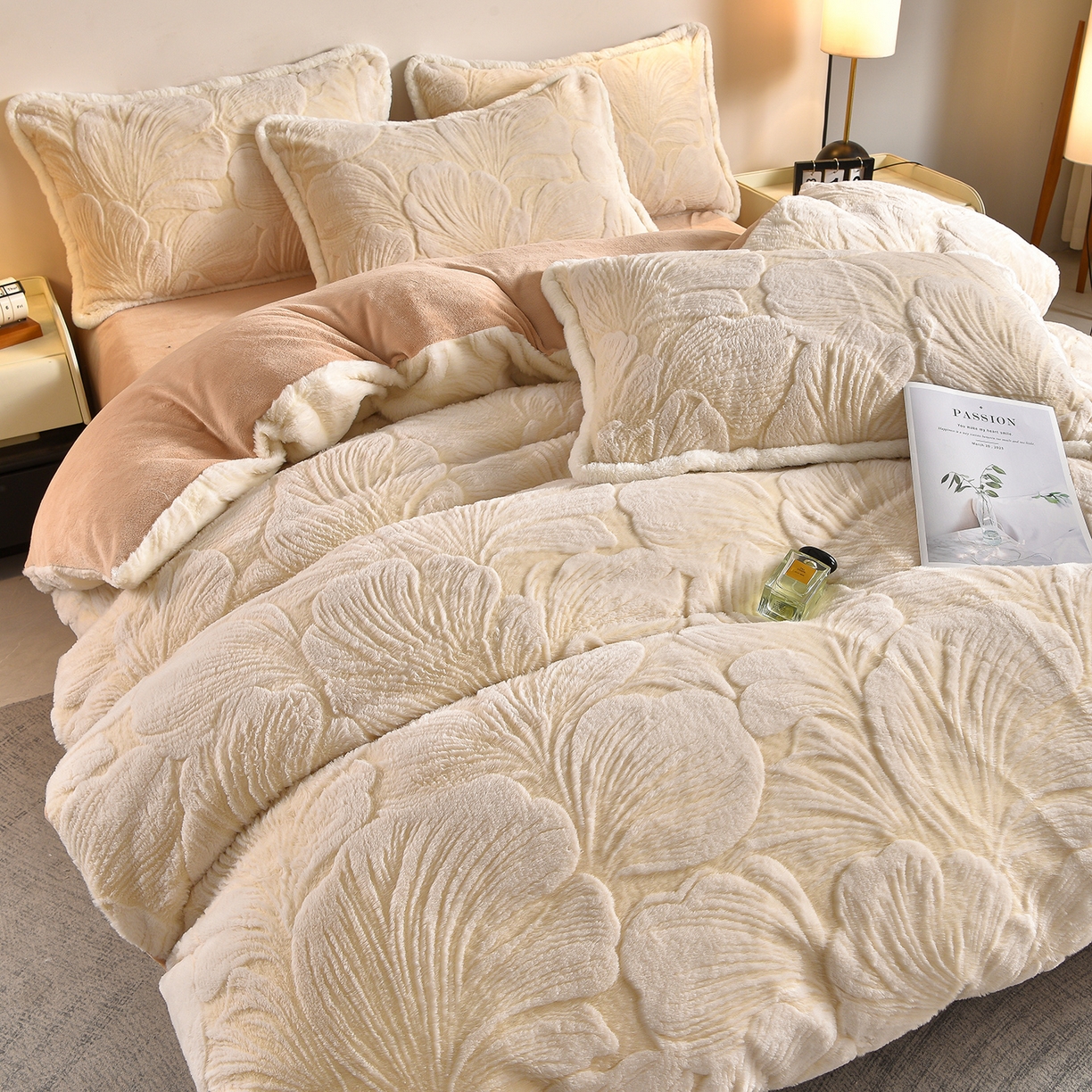 91家纺网 家纺一手货源 找家纺 吾秀家居 2025新款高克重深雕兔毛绒四件套-初雪系列 杏叶黄