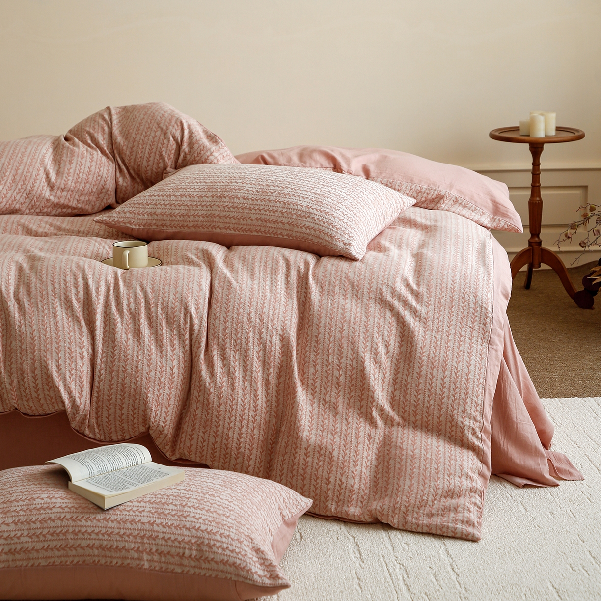 91家纺网 家纺一手货源 找家纺 沐白家居 2025新款色织全棉提花四件套 安迪-奶油粉