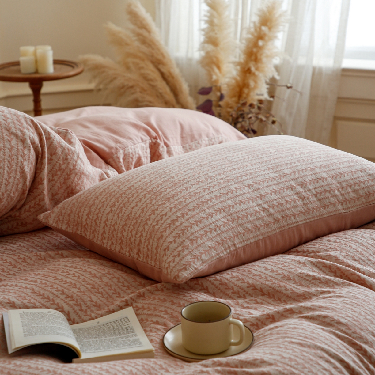 91家纺网 家纺一手货源 找家纺 沐白家居 2025新款色织全棉提花四件套 安迪-奶油粉