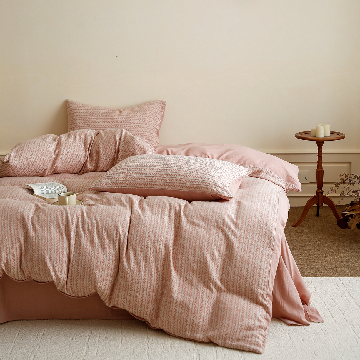 91家纺网 家纺一手货源 找家纺 沐白家居 2025新款色织全棉提花四件套 安迪-奶油粉