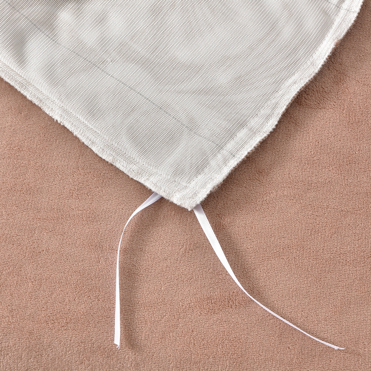 91家纺网 家纺一手货源 找家纺 吾秀家居 2025新款高克重深雕兔毛绒四件套-初雪系列 杏叶棕