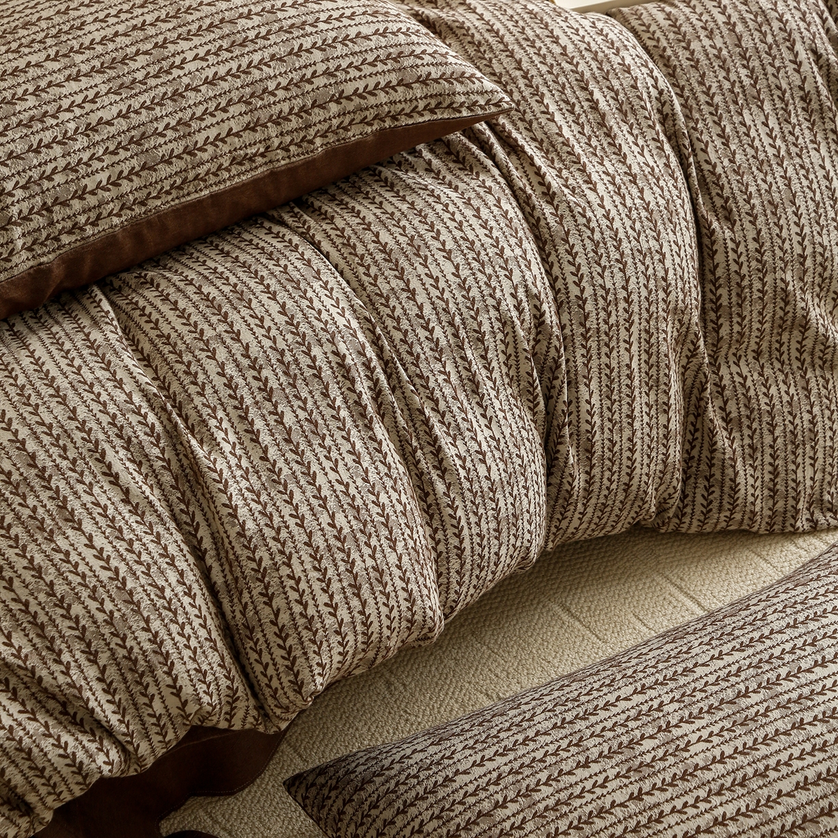 91家纺网 家纺一手货源 找家纺 沐白家居 2025新款色织全棉提花四件套 安迪-深咖