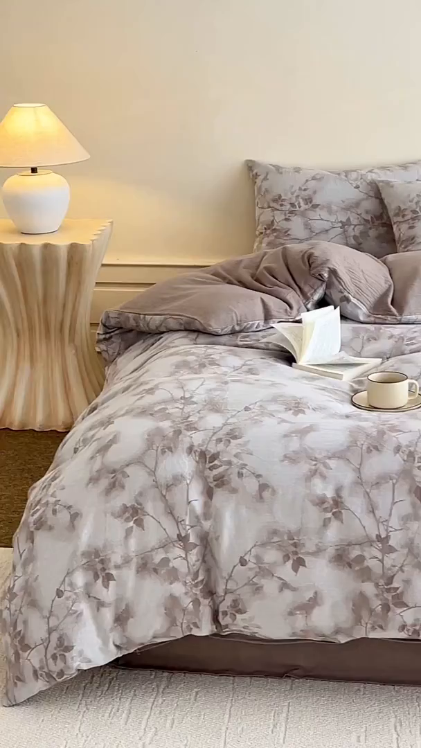 91家纺网 家纺一手货源 找家纺 沐白家居 2025新款色织全棉提花四件套 流金岁月-卡其