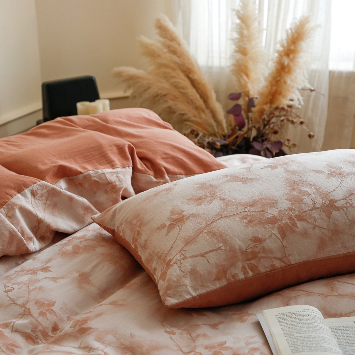 91家纺网 家纺一手货源 找家纺 沐白家居 2025新款色织全棉提花四件套 流金岁月-西柚红