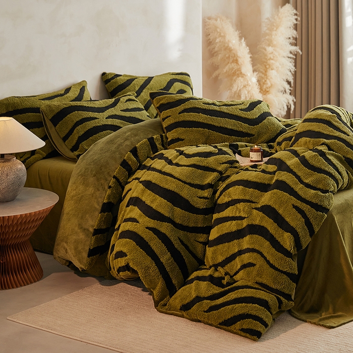 91家纺网 家纺一手货源 找家纺 （总）吾秀家居 2025新款牛奶绒提花绵羊绒四件套-羊绒系列