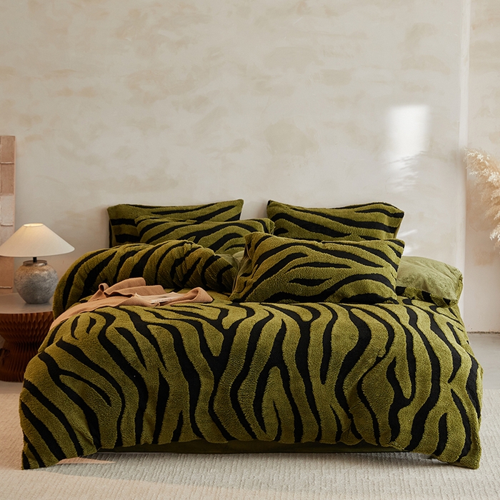 吾秀家居 2025新款牛奶绒提花绵羊绒四件套-羊绒系列 斑马绿