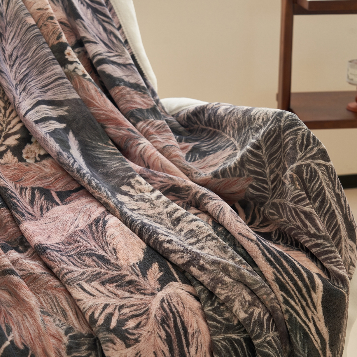 91家纺网 家纺一手货源 找家纺 寐绸家纺 2025新款牛奶绒数码印花毛毯 数码毛毯-梦境