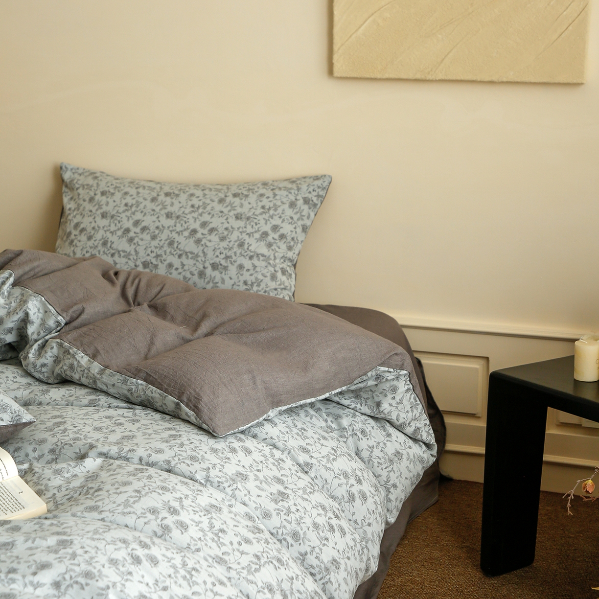 91家纺网 家纺一手货源 找家纺 沐白家居 2025新款色织全棉提花四件套 苏黎玫瑰-浅银灰